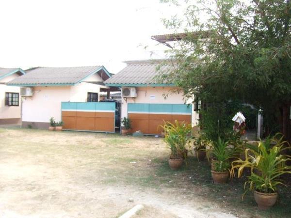 Nora Guesthouse Chumphon Ngoại thất bức ảnh